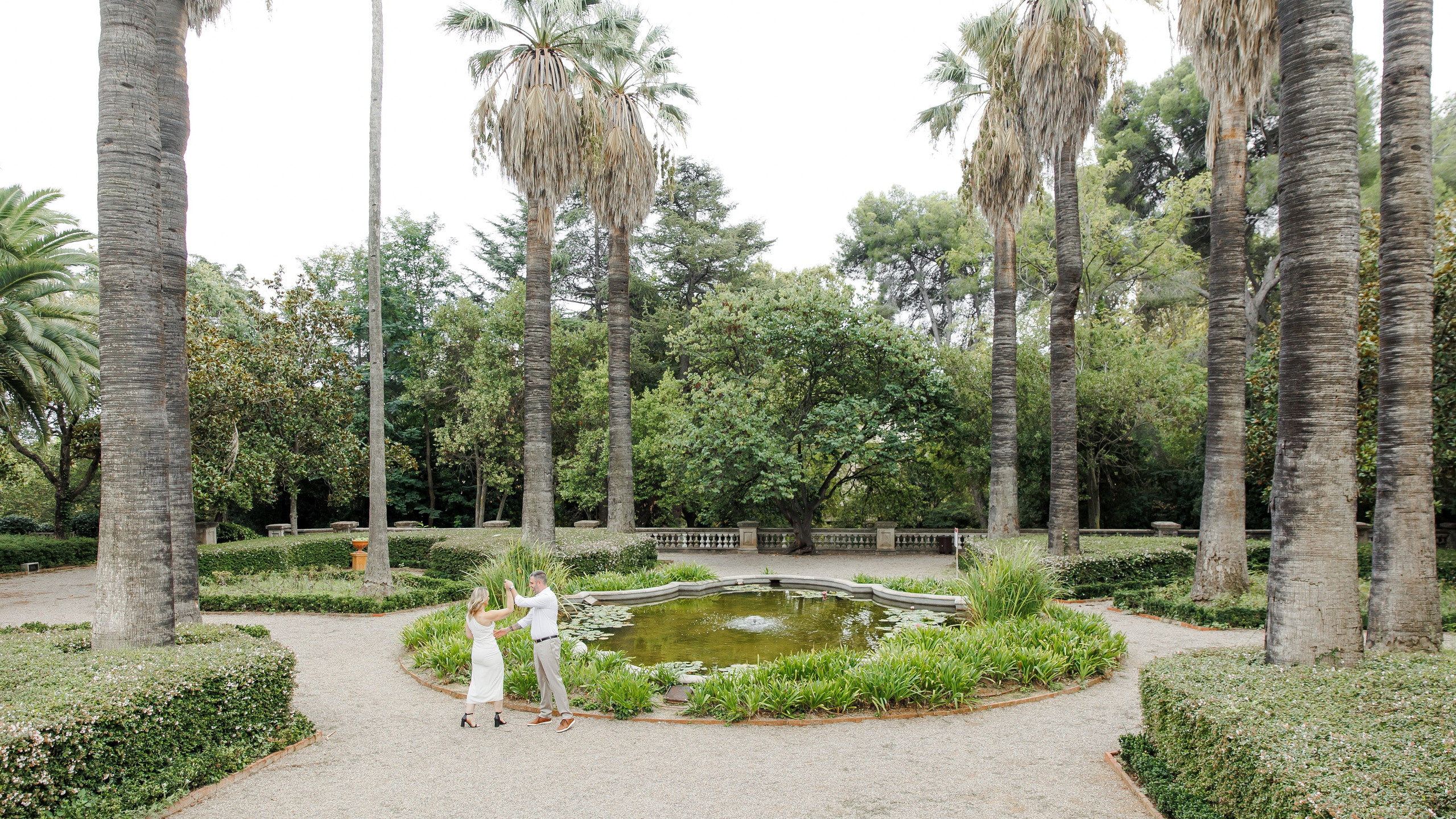 Couple embracing the moment of the engagement session in Barcelona