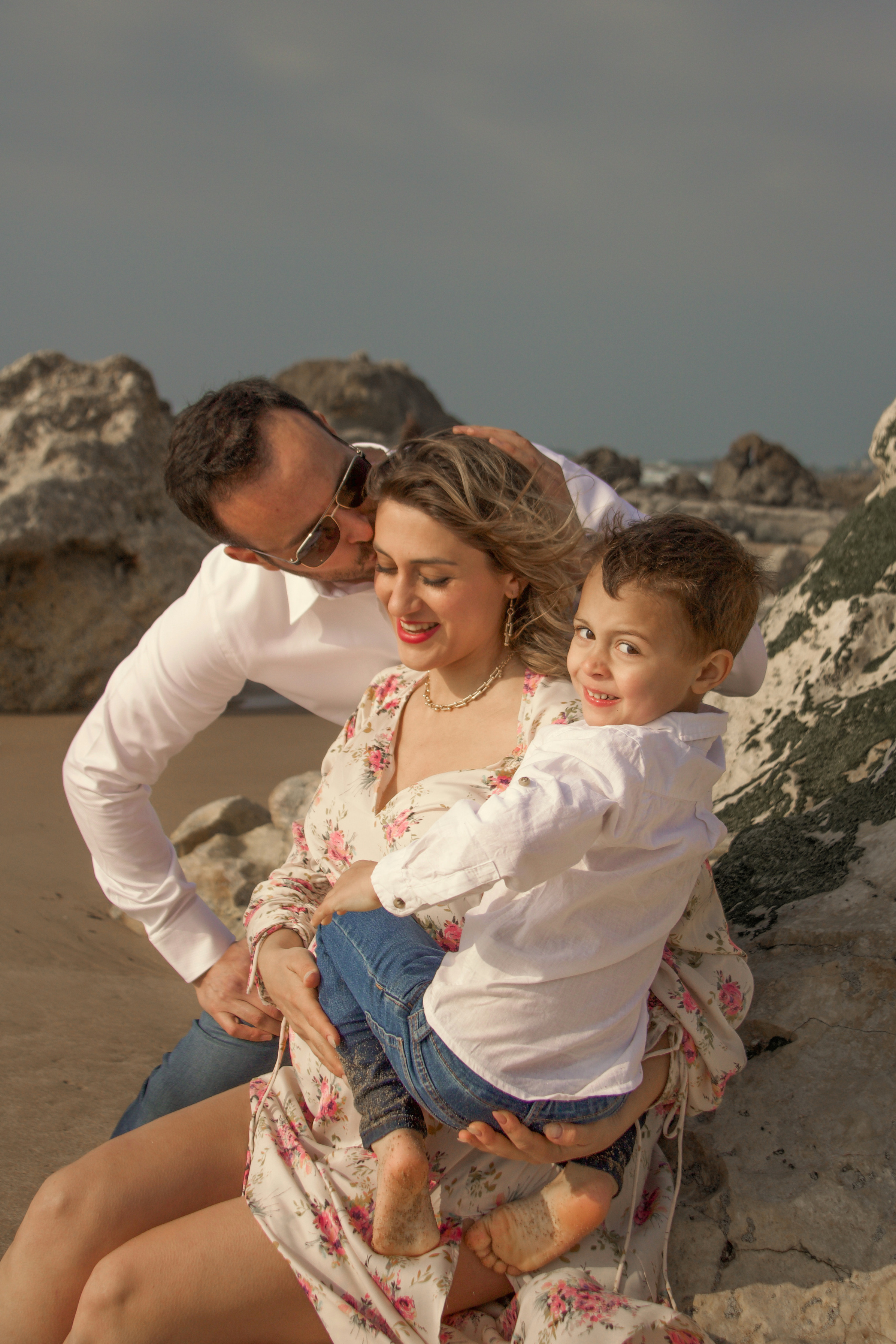 Services photographe Biarritz, séances portrait photographie Cote Basque photo mariage biarritz réportage événementiel Pays Basque. Photographe de famille et mariage à Biarritz Marianna Portassau