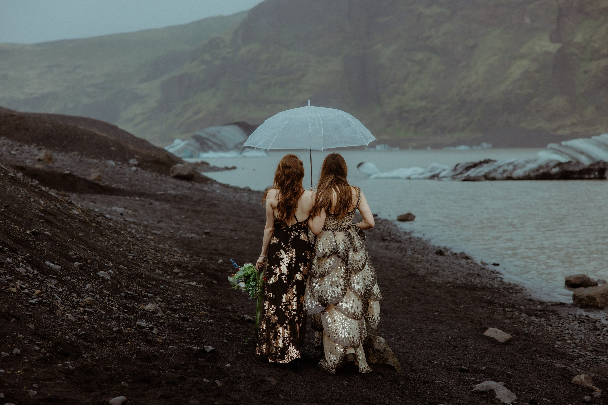What to pack for Iceland elopement: ultimate Iceland elopement packing list. Iceland elopement photo and video | Nikolaichik Photo