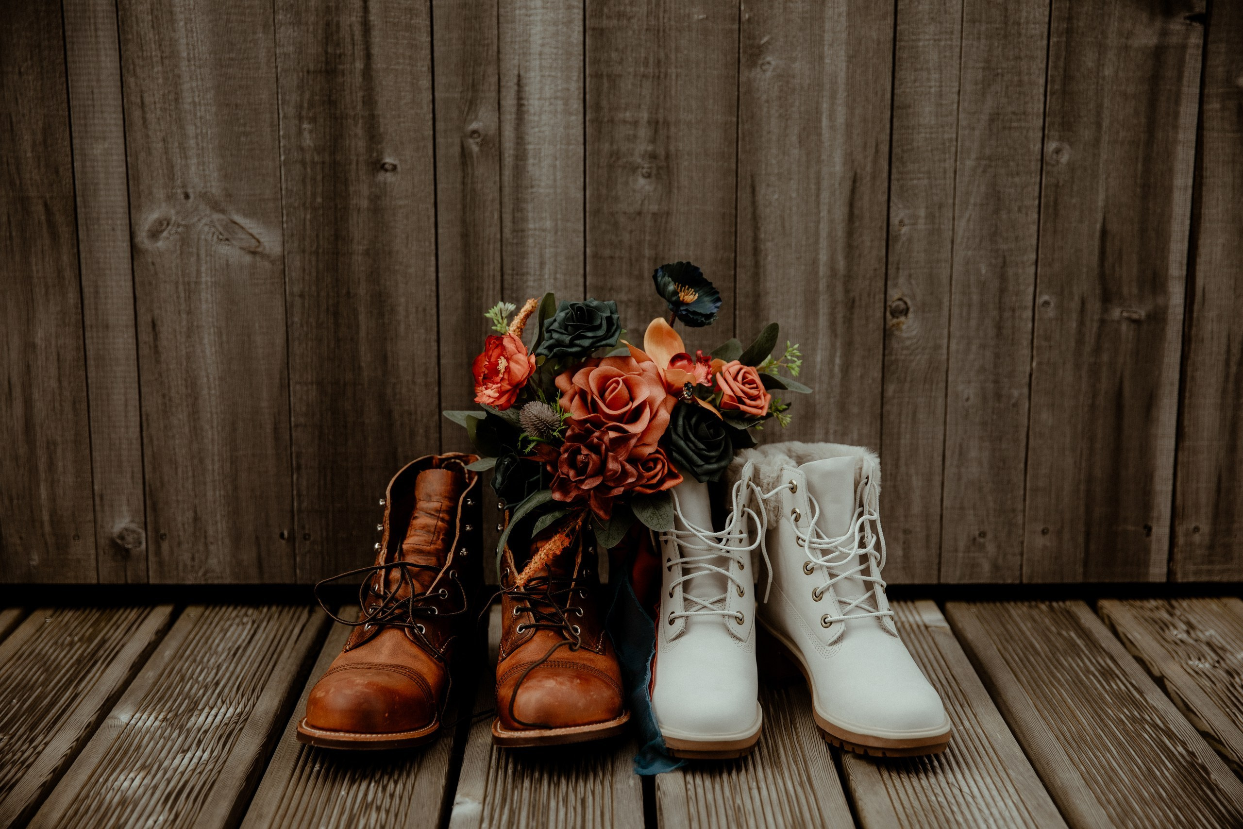 What to pack for Iceland elopement: ultimate Iceland elopement packing list. Iceland elopement photo and video | Nikolaichik Photo