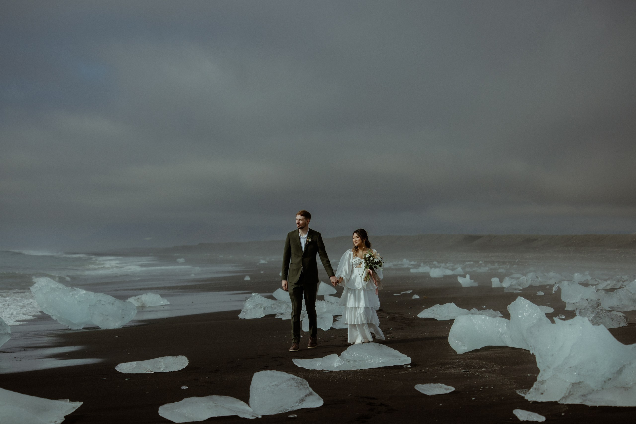What to pack for Iceland elopement: ultimate Iceland elopement packing list. Iceland elopement photo and video | Nikolaichik Photo