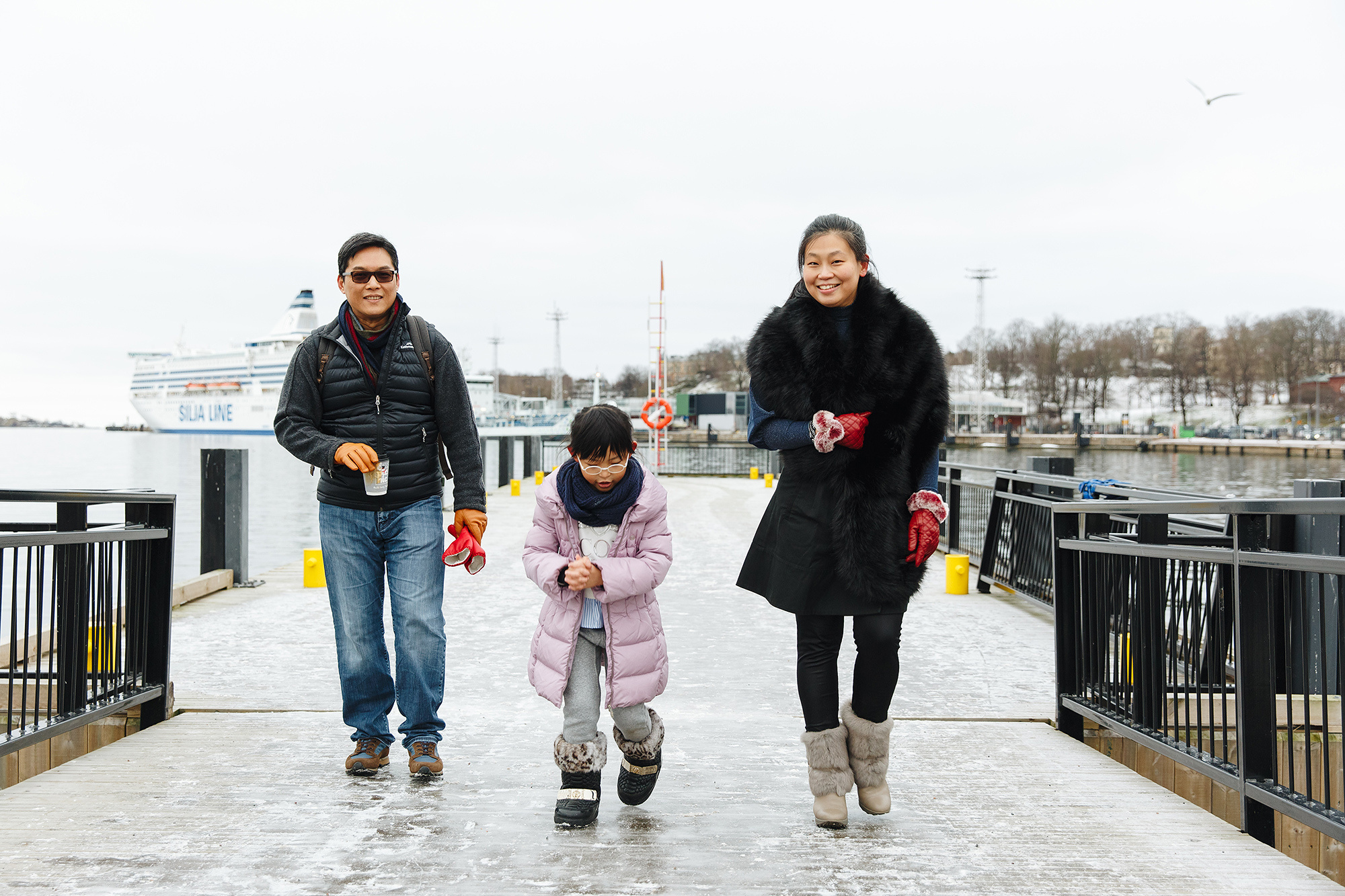 Family session in Helsinki city center/ photographer in Helsinki
