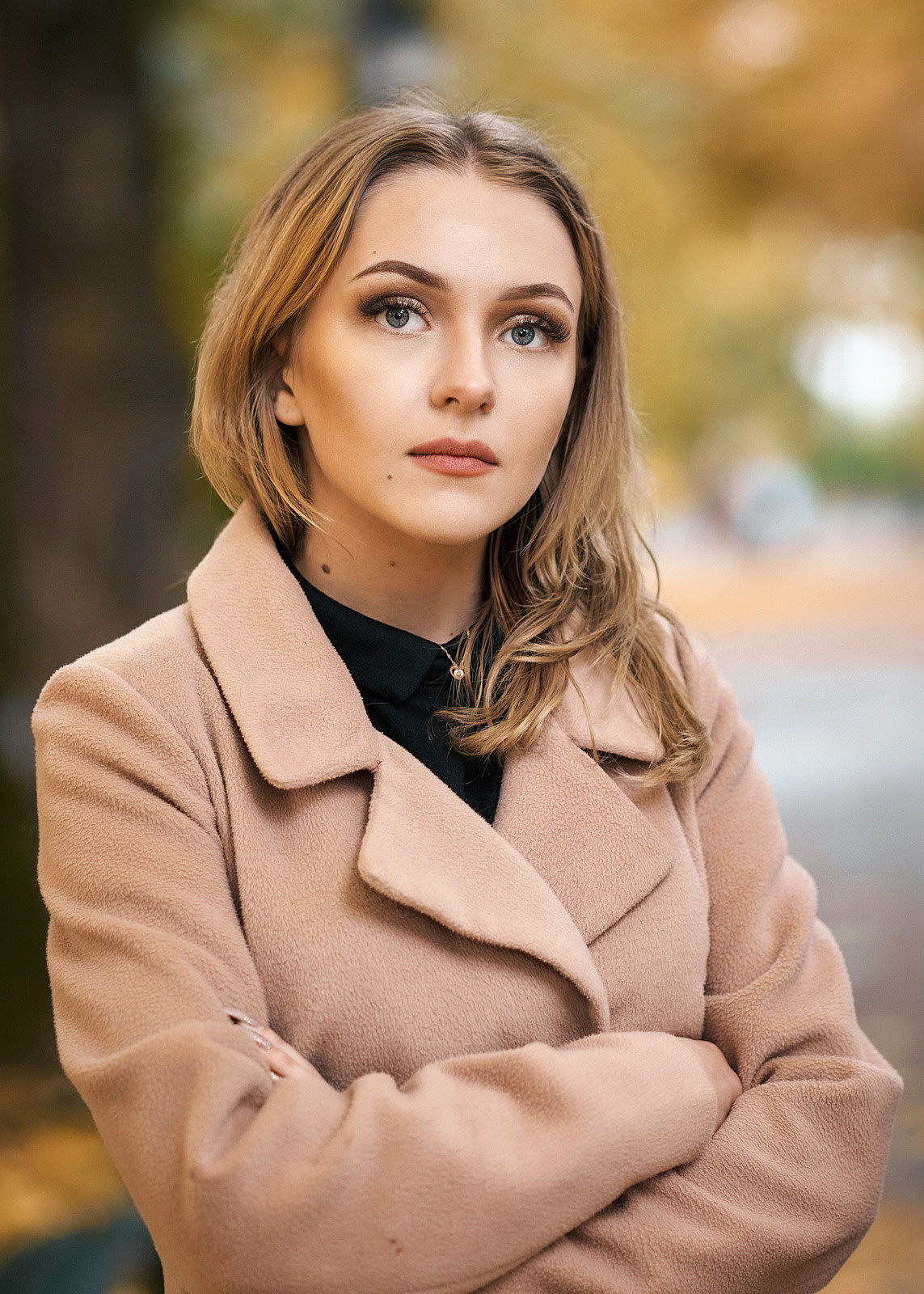 Fall romantic love story. Calgary wedding photo and video. Photographer Andrii Bielikov