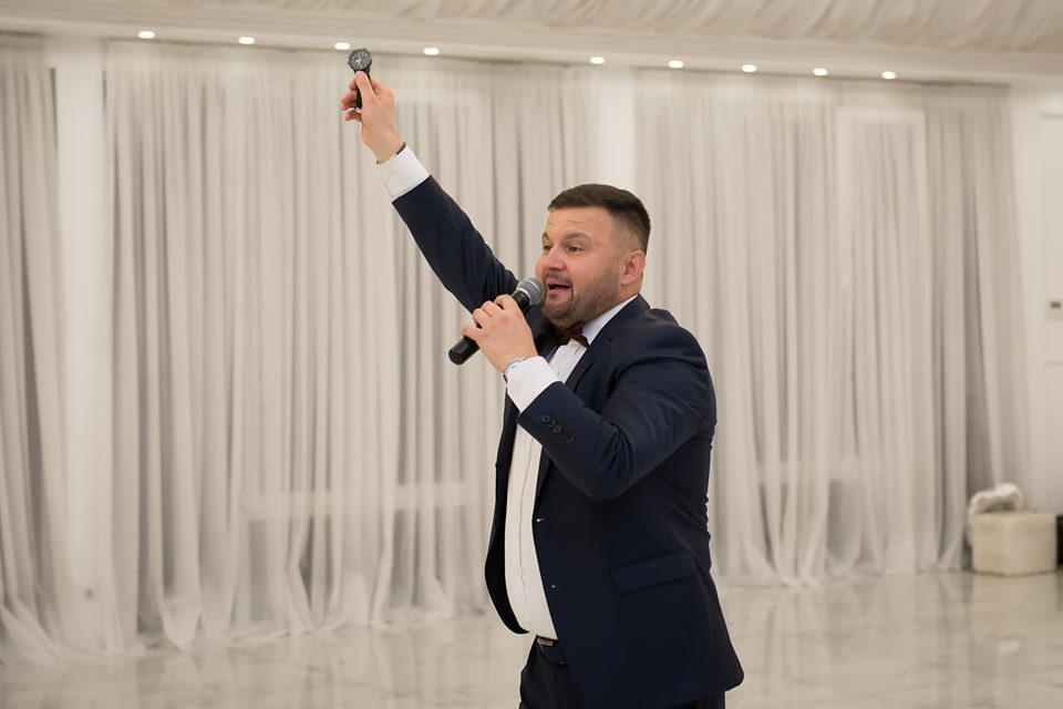 ведущий лазурка