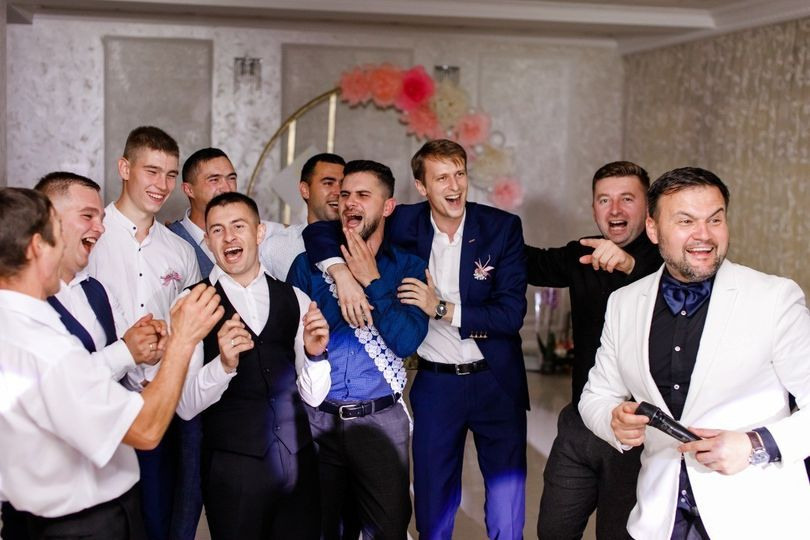 Servicii de Moderator,Dj,Lumini,Fum greu,Foto și video,Iepurasii de aur,Show programe la Chișinău și în afară țării.                                                                                          Услуги Ведущего,Диджея,Свет,Тяжелый дым,Фото и видео,Зеркальные кролики,Шоу программа в Кишиневе и по всему миру.    Viber,Whatsapp,Telegram:+37379886716.                                     