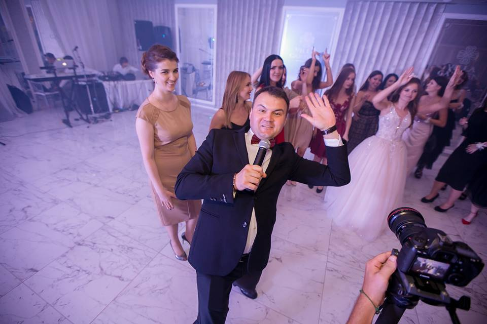 Ведущий Германия