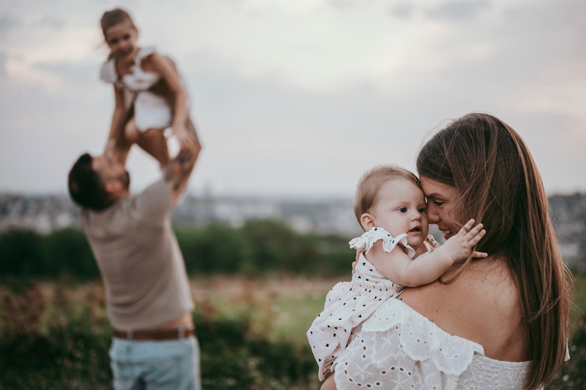 Sonja, Bojan, Nadja i Una / porodicno fotografisanje. Deciji i porodicni fotograf u Beogradu Oksana Skendzic