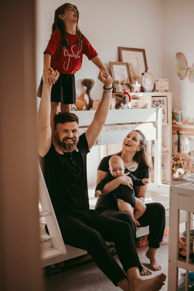 Dobro dosao, Jakove / porodicno fotografisanje kod kuce. Deciji i porodicni fotograf u Beogradu Oksana Skendzic