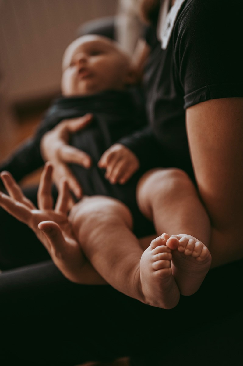 Dobro dosao, Jakove / porodicno fotografisanje kod kuce. Deciji i porodicni fotograf u Beogradu Oksana Skendzic