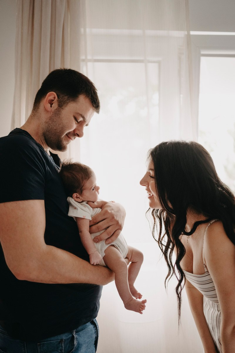 Latinka, Visnja i Konstantin / porodicno fotografisanje, fotografisanje bebe kod kuce. Deciji i porodicni fotograf u Beogradu Oksana Skendzic