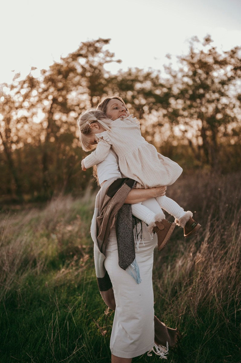 Milena / trudnicko fotografisanje sa porodicom. Deciji i porodicni fotograf u Beogradu Oksana Skendzic