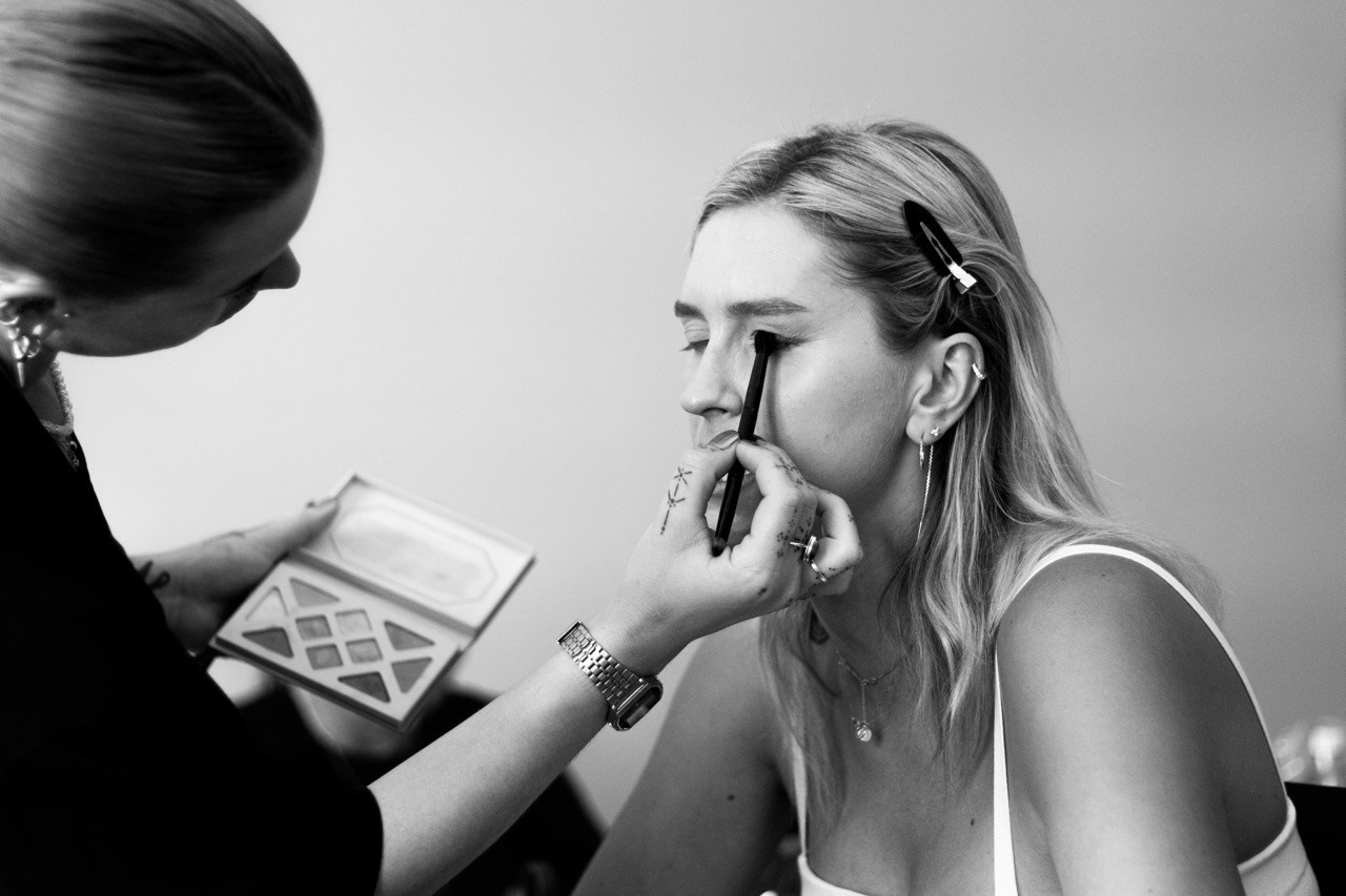 BACKSTAGE. Dana Lišková — Empathetic Photographer | Introspective Artist |Neurodivergent Coach | Founder of Artepy.cz