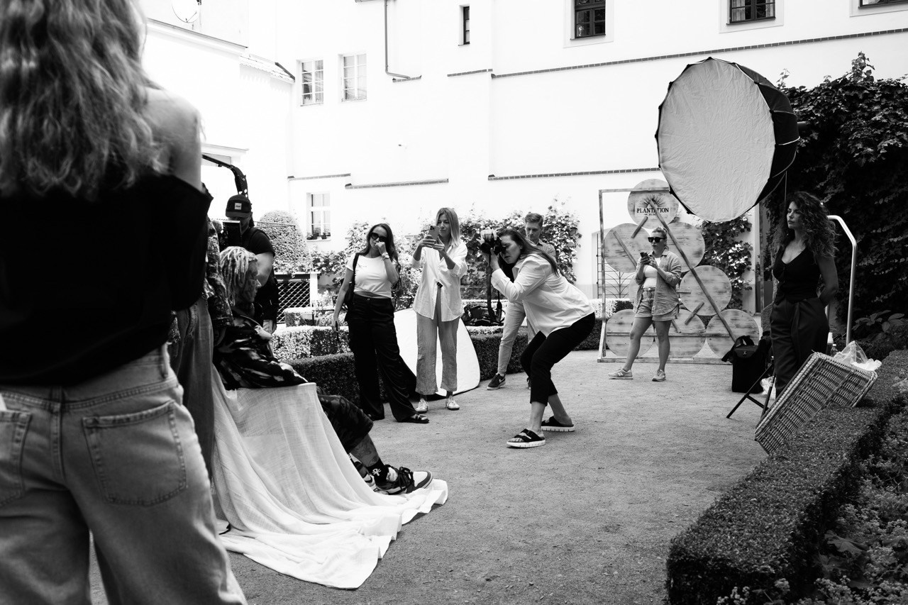 BACKSTAGE. Dana Lišková — Empathetic Photographer | Introspective Artist |Neurodivergent Coach | Founder of Artepy.cz