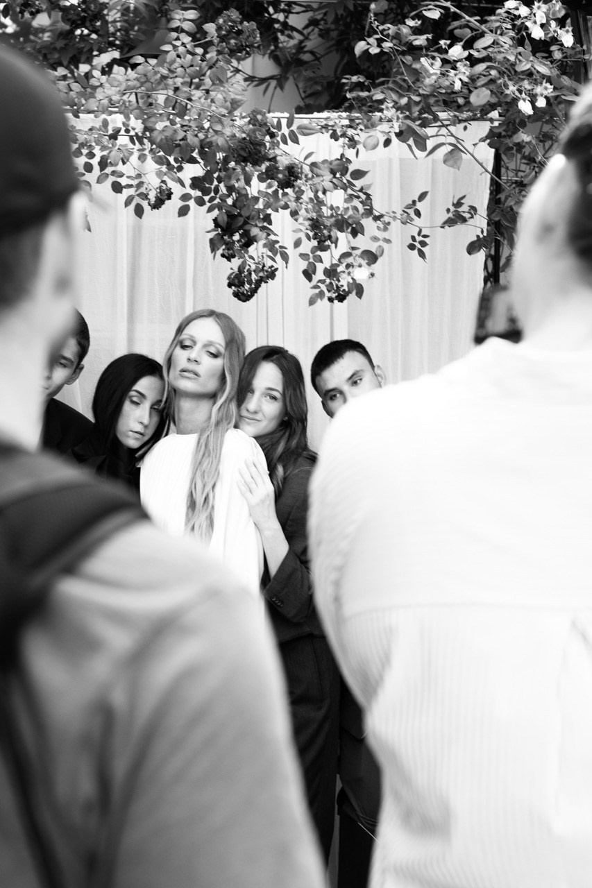 BACKSTAGE. Dana Lišková — Empathetic Photographer | Introspective Artist |Neurodivergent Coach | Founder of Artepy.cz