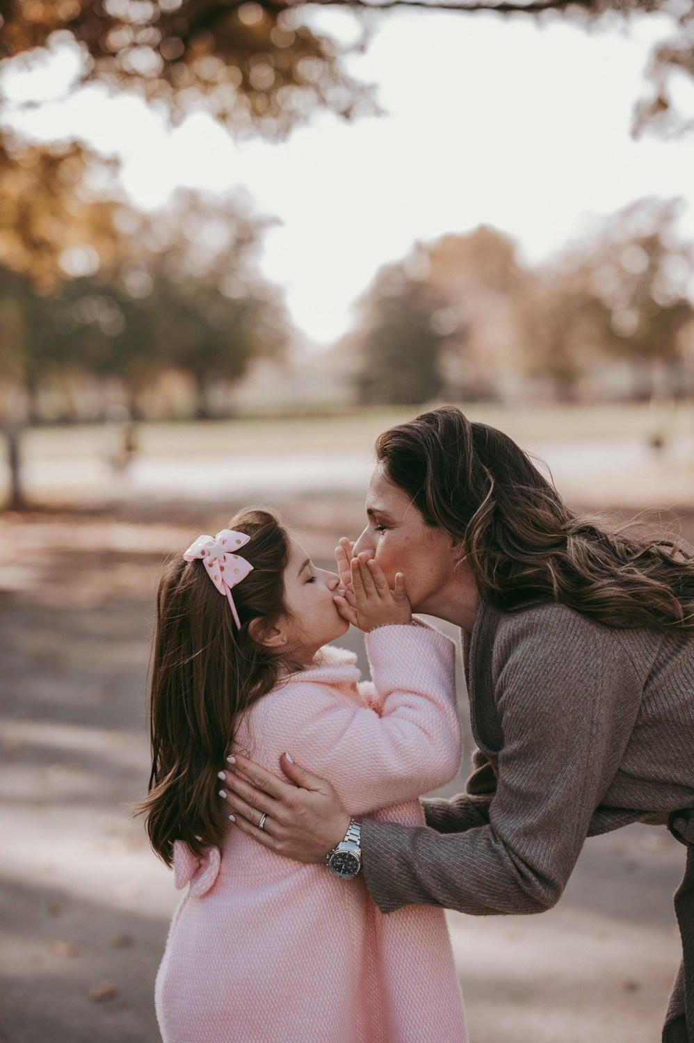 Iva, Ivan, Tara i Stefan — porodicno fotografisanje napolju. Deciji i porodicni fotograf u Beogradu Oksana Skendzic