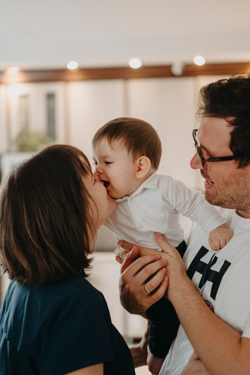 Porodicno fotografisanje kod kuce — Andjela, Lazar, Janko i Mihajlo. Deciji i porodicni fotograf u Beogradu Oksana Skendzic