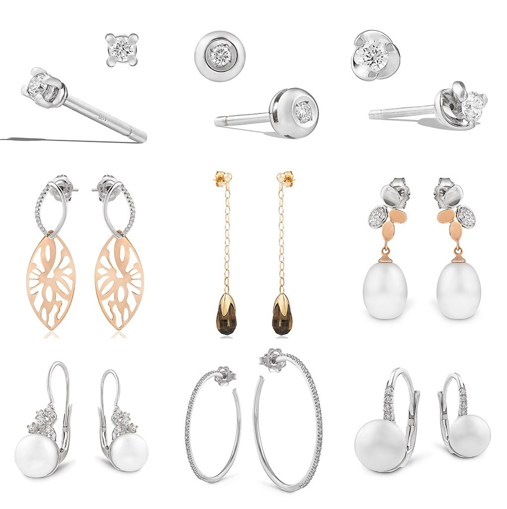  Puno zlatnih minjdjuša na beloj pozadini.