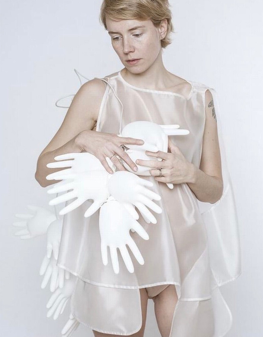 COMMERCIAL. Irène Shkoda