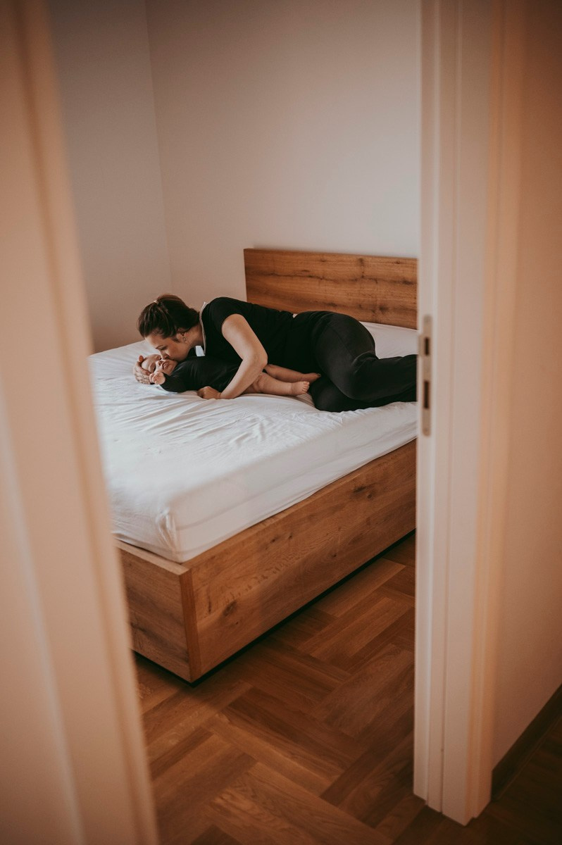 Dobro dosao, Jakove / porodicno fotografisanje kod kuce. Deciji i porodicni fotograf u Beogradu Oksana Skendzic