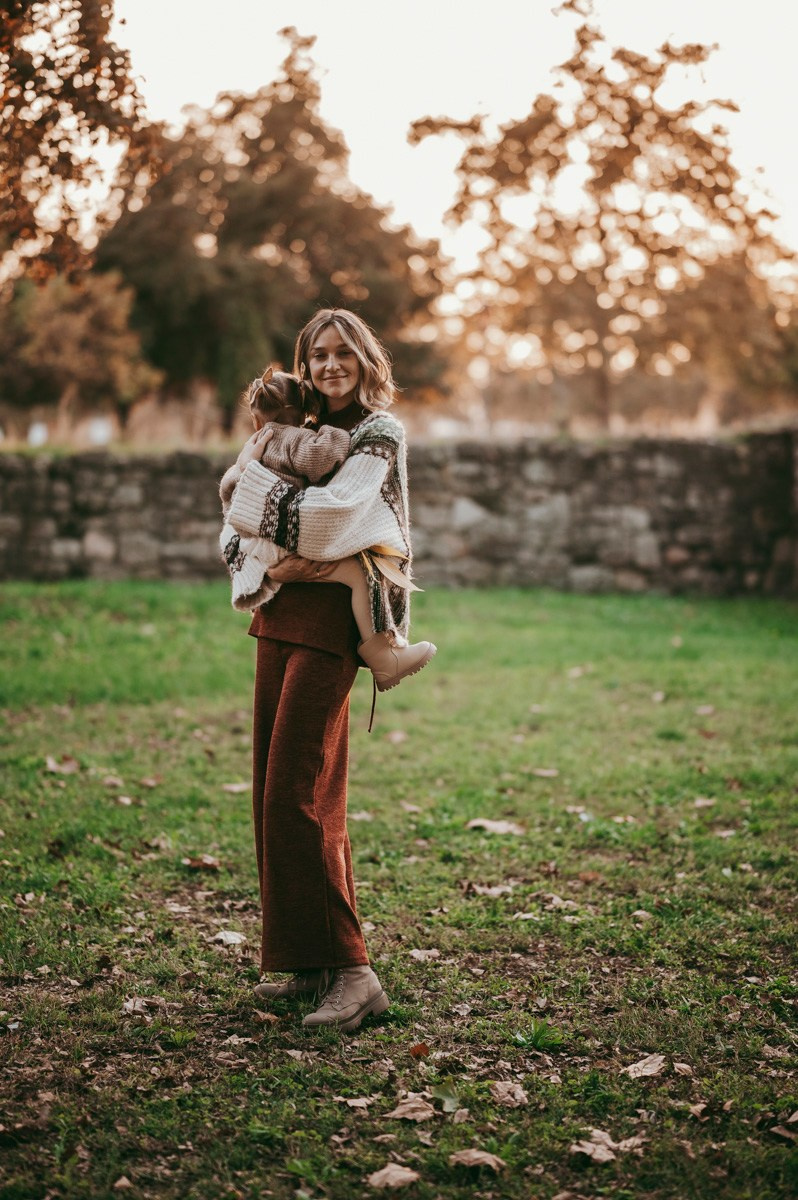 Anastasija, Aleksej i Agata / porodicno fotografisanje napolju. Deciji i porodicni fotograf u Beogradu Oksana Skendzic