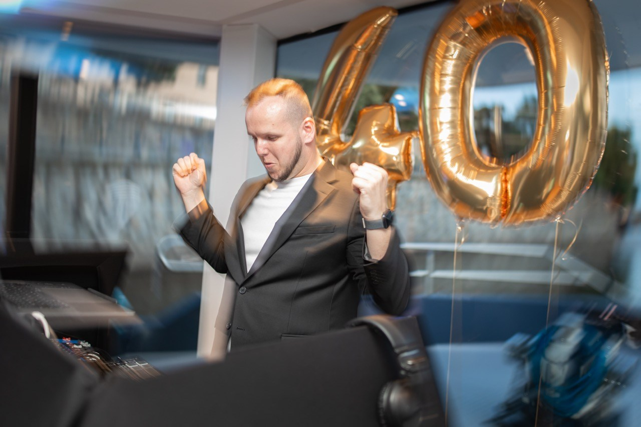 Firemní fotograf Praha. Dana Lišková — Empatická fotografka | Introspektivní umělkyně | Neurodivergentní koučka| Zakladatelka Artepy.cz