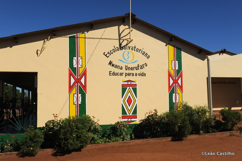 Photos of volunteer work in Mozambique. Simbahalu