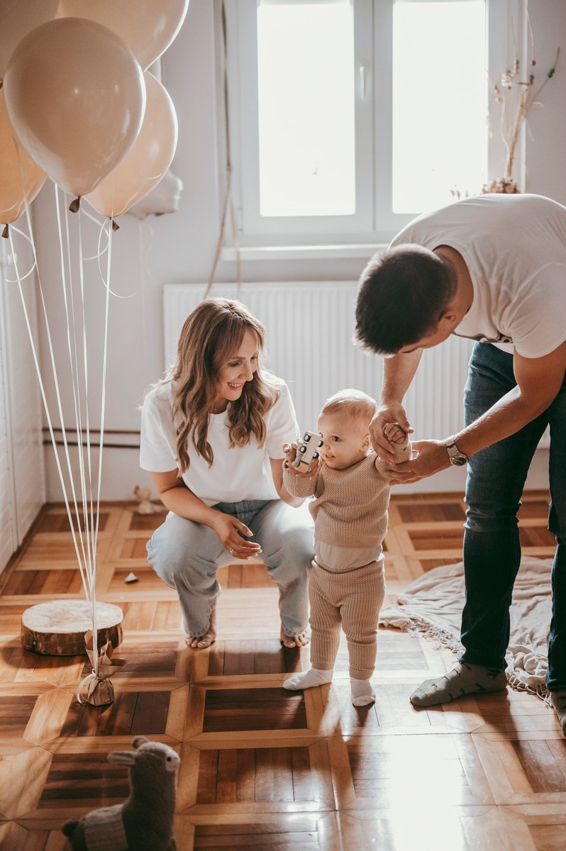 Filipova prva proslava rodjendan kod kuce. Deciji i porodicni fotograf u Beogradu Oksana Skendzic