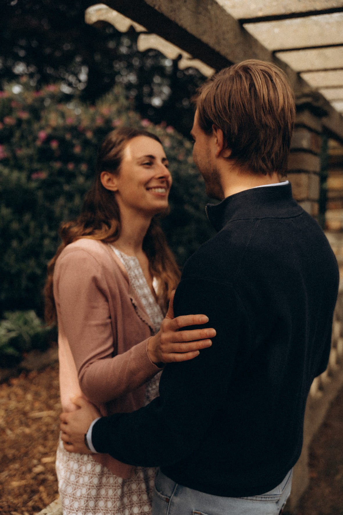 Love Story in Antwerpen. Little Birdie – Jouw familie- en huwelijksfotograaf in België en daarbuiten