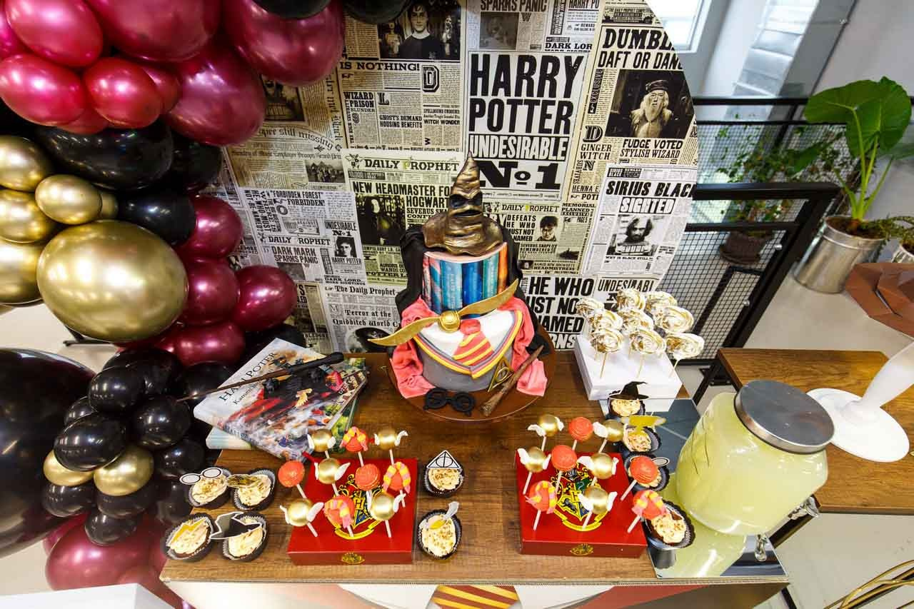 Kreativna Harry Potter dekoracija za proslavu dečijeg rođendana.