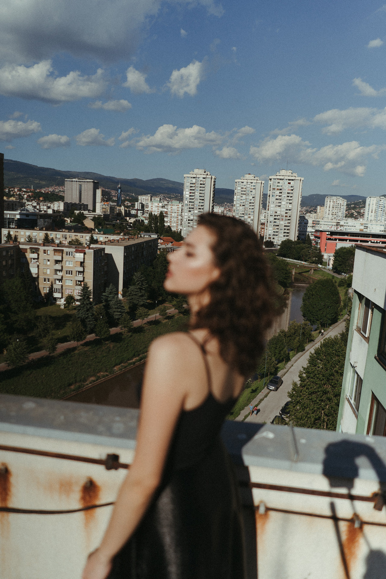 Emina | Rooftop & Night Chill. Profesionalna Fotografija i Videografija | Sarajevo | yasinemir.com