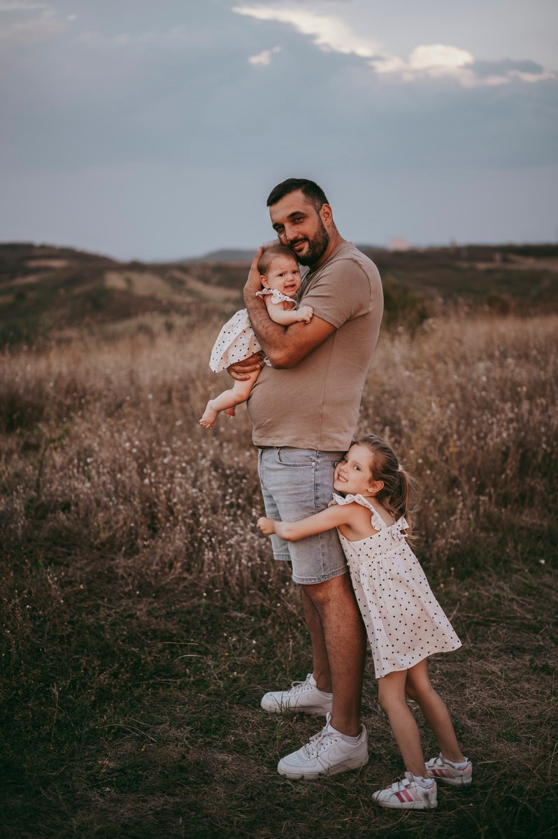 Sonja, Bojan, Nadja i Una / porodicno fotografisanje. Deciji i porodicni fotograf u Beogradu Oksana Skendzic