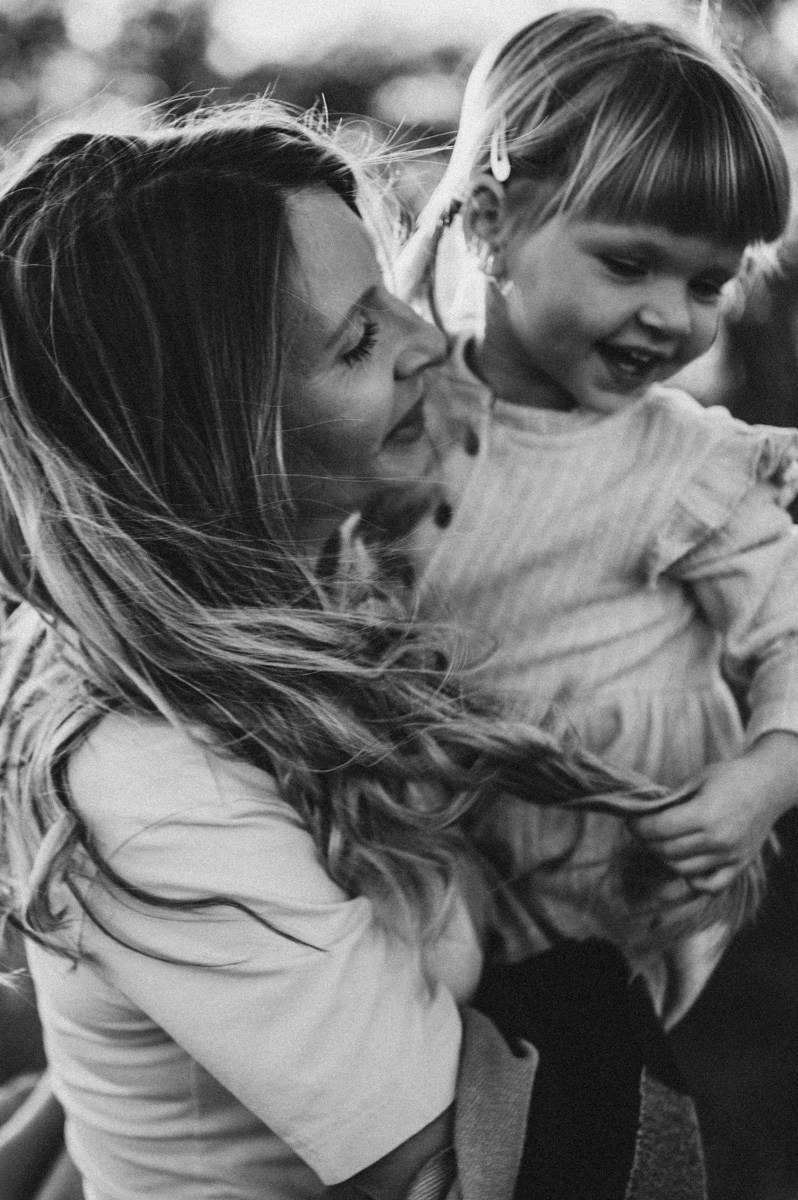 Milena / trudnicko fotografisanje sa porodicom. Deciji i porodicni fotograf u Beogradu Oksana Skendzic