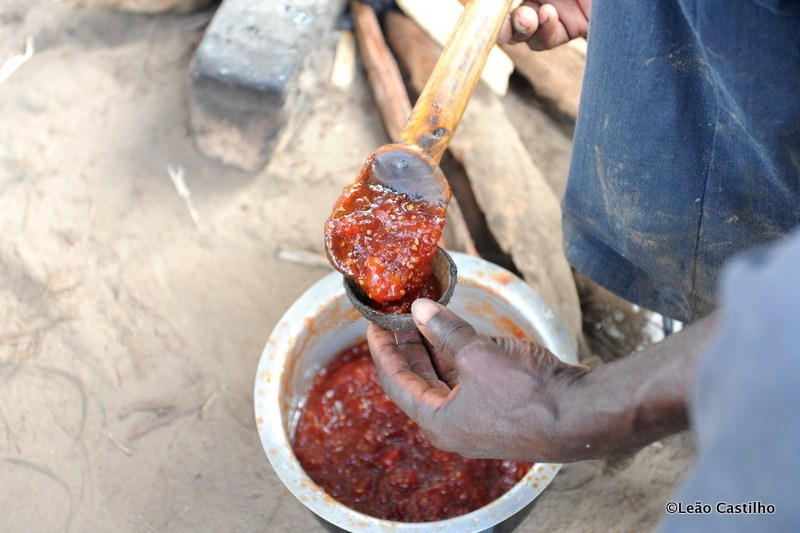 Photos of volunteer work in Mozambique. Simbahalu