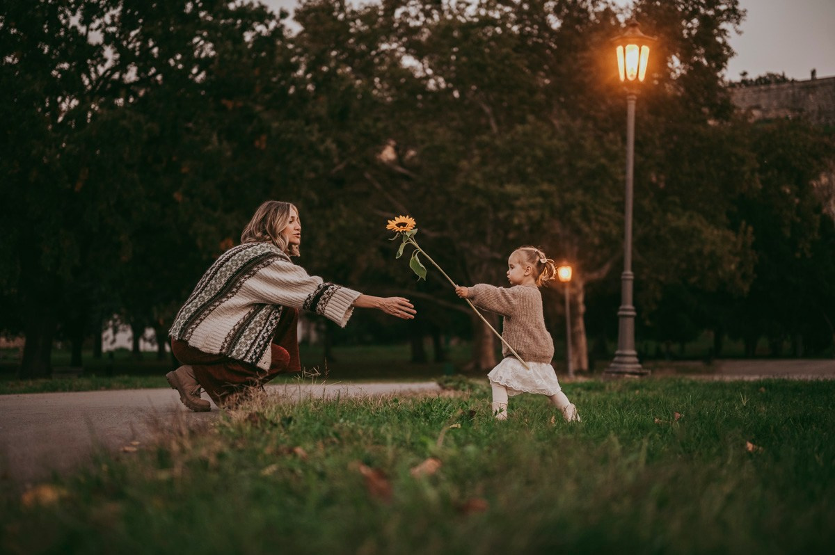 Anastasija, Aleksej i Agata / porodicno fotografisanje napolju. Deciji i porodicni fotograf u Beogradu Oksana Skendzic