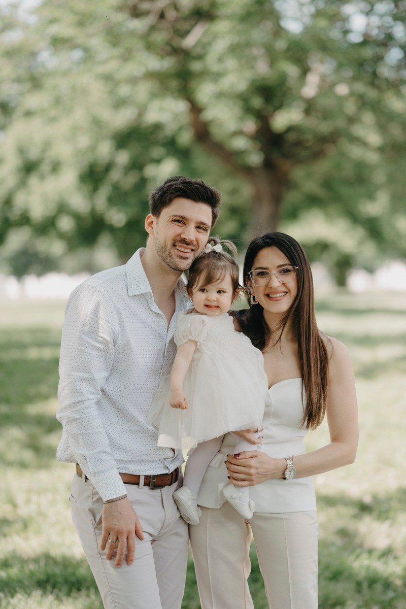 Lara / krstenje, crkva svete Ruzice na Kalemegdanu. Deciji i porodicni fotograf u Beogradu Oksana Skendzic