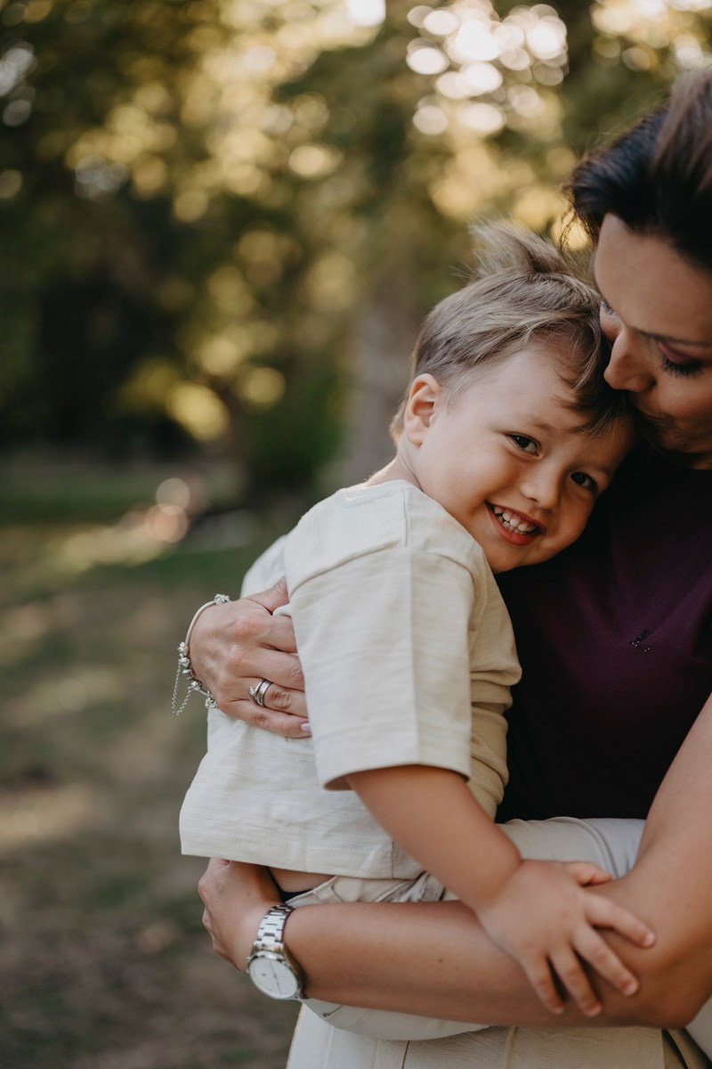 Aleksandra, Lazar, Marin i Leo / porodicno fotografisanje napolju. Deciji i porodicni fotograf u Beogradu Oksana Skendzic