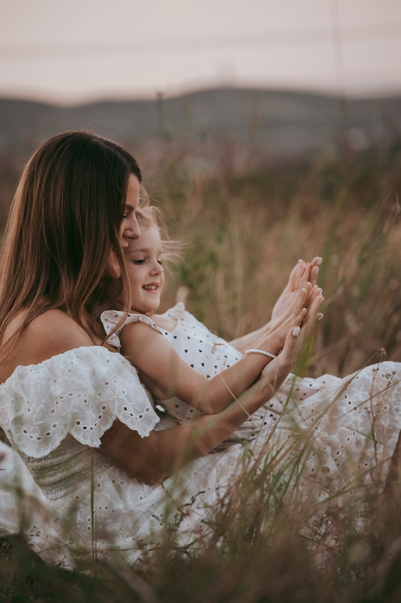 Sonja, Bojan, Nadja i Una / porodicno fotografisanje. Deciji i porodicni fotograf u Beogradu Oksana Skendzic