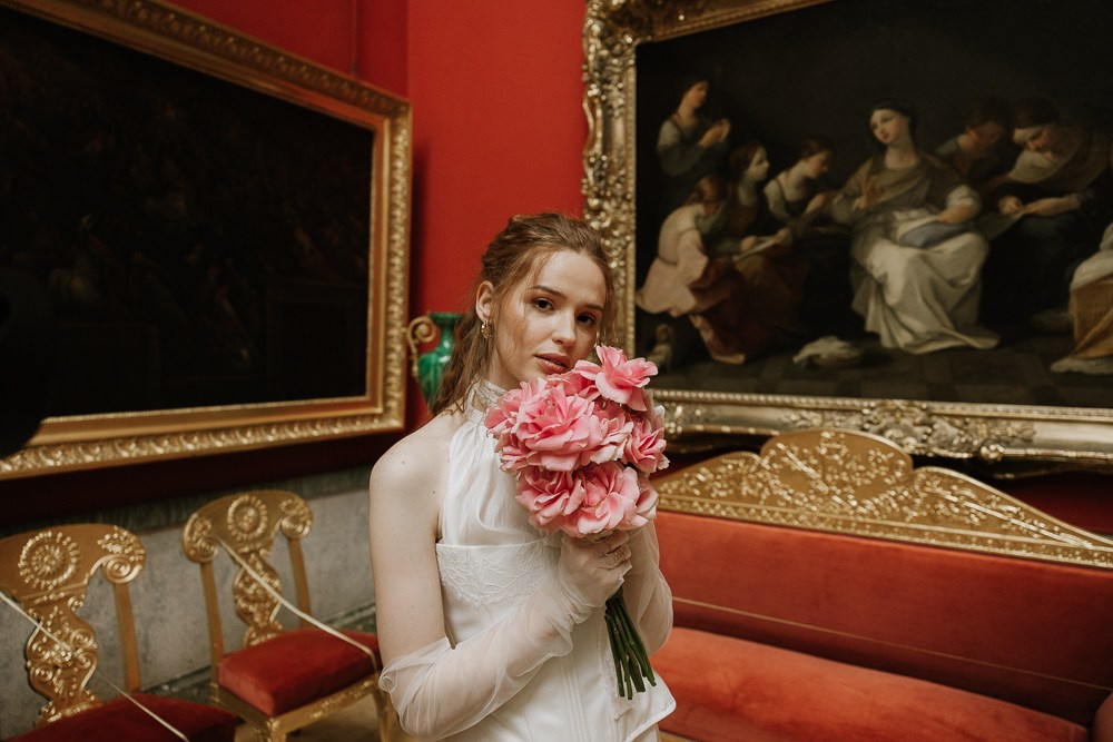 Anna & David (Hochzeitsfotoshooting im Museum). Familien & Hochzeitfotografin Nadja Holzmann