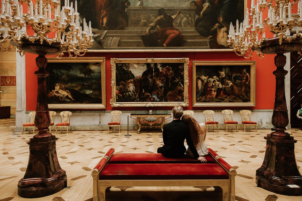 Anna & David (Hochzeitsfotoshooting im Museum). Familien & Hochzeitfotografin Nadja Holzmann