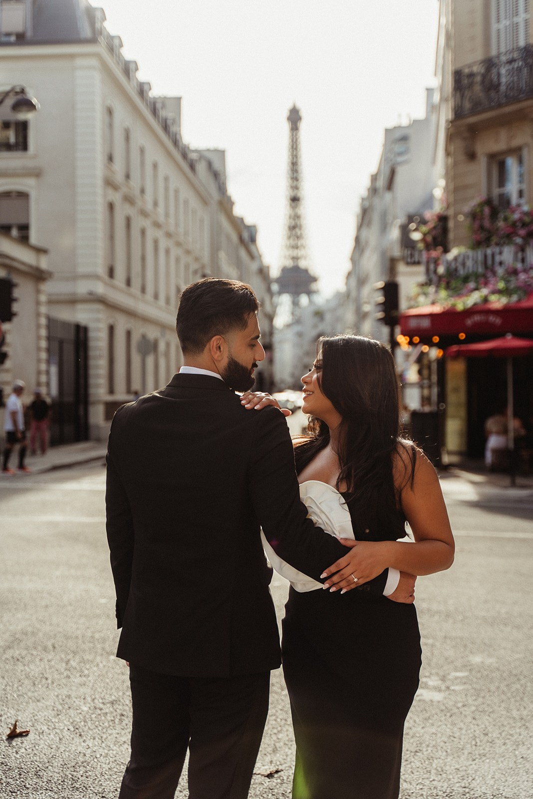 Couple shooting. Photographer in Paris Yulia Shkadina | Couples, engagement, pre-wedding, individual photo-shoots in Paris at the best locations