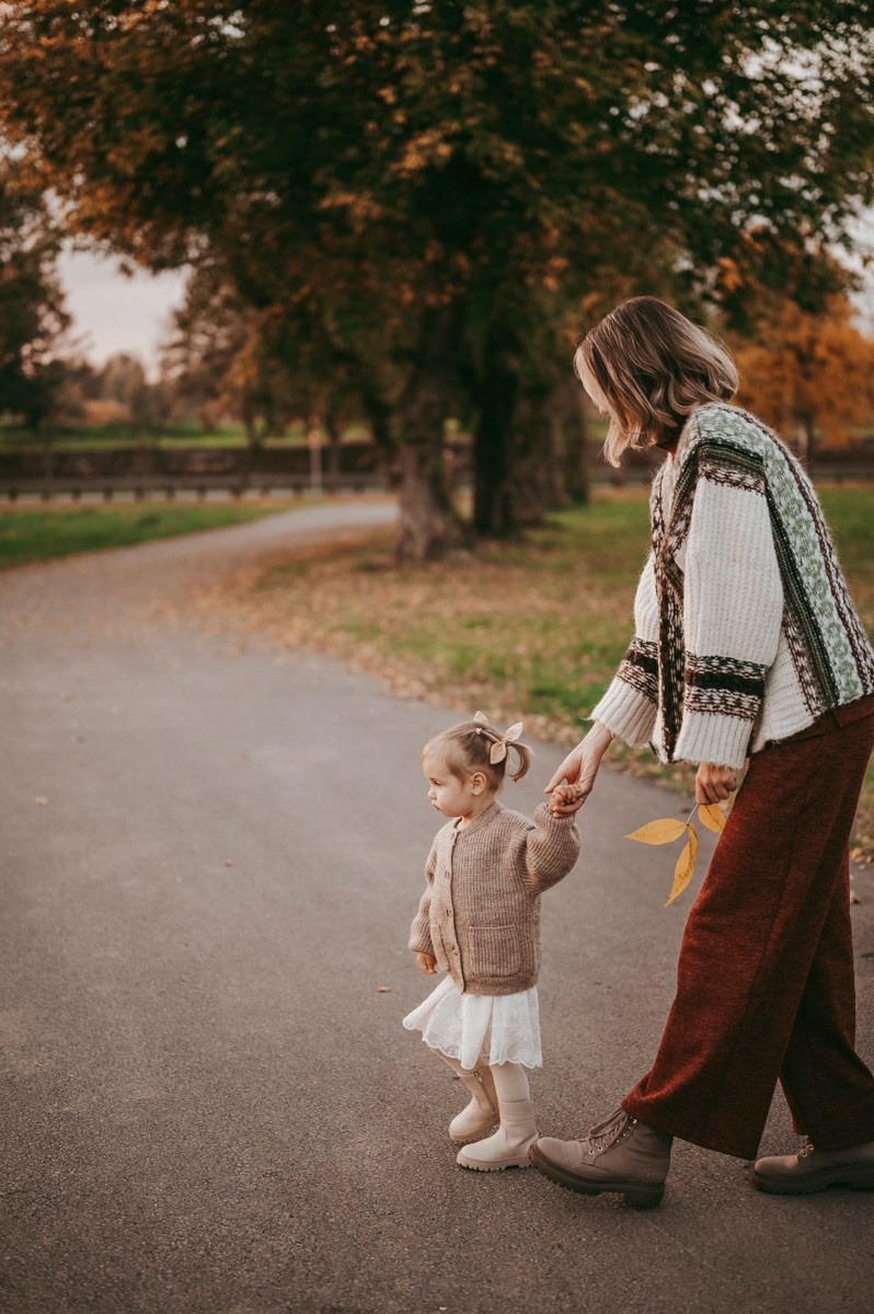 Anastasija, Aleksej i Agata / porodicno fotografisanje napolju. Deciji i porodicni fotograf u Beogradu Oksana Skendzic