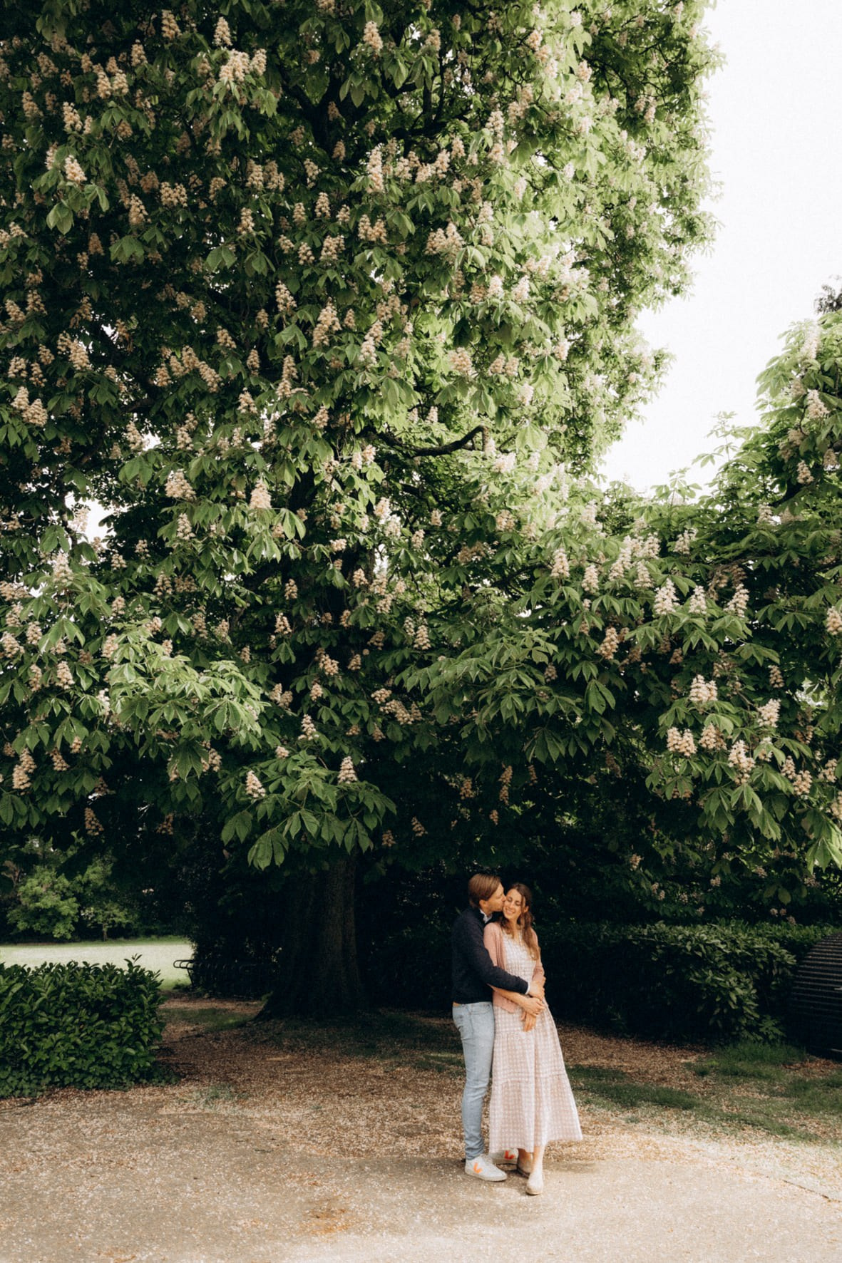 Love Story in Antwerpen. Little Birdie – Jouw familie- en huwelijksfotograaf in België en daarbuiten