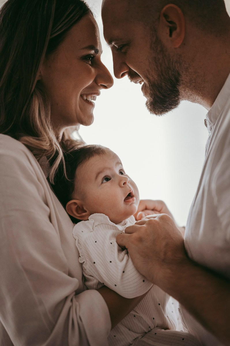 Katarina, Marko i Elena / porodicno fotografisanje kod kuce. Deciji i porodicni fotograf u Beogradu Oksana Skendzic