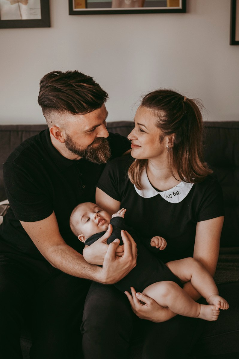 Dobro dosao, Jakove / porodicno fotografisanje kod kuce. Deciji i porodicni fotograf u Beogradu Oksana Skendzic