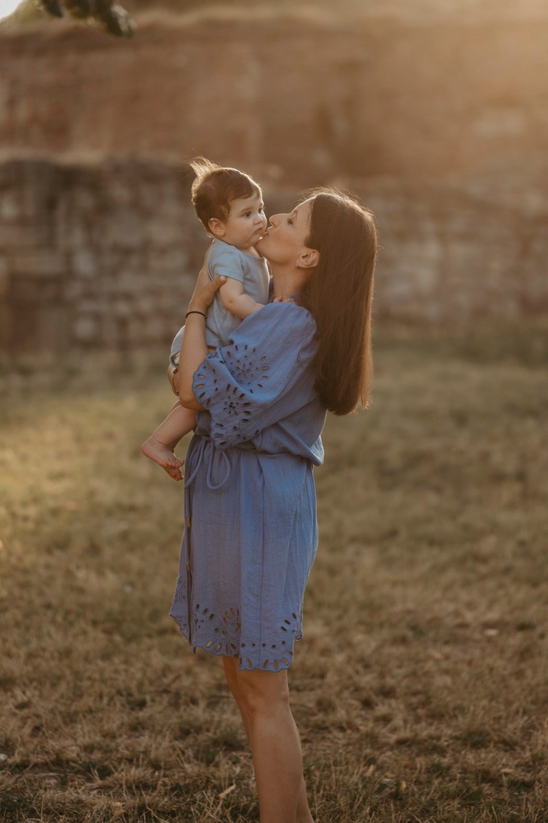 Jovana Zoran Jana i Bogdan — porodicno fotografisanje napolju. Deciji i porodicni fotograf u Beogradu Oksana Skendzic
