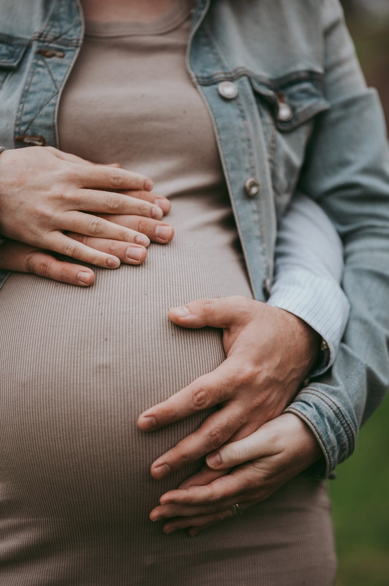fotografisanje trudnica beograd, fotografisanje trudnoce novi sad, priprema za porodjaj, porodjaj beograd, porodjaj novi sad, nega u trudnoci,  psihofizicka priprema trudnica, decija soba, prve dane sa bebom, mama i beba