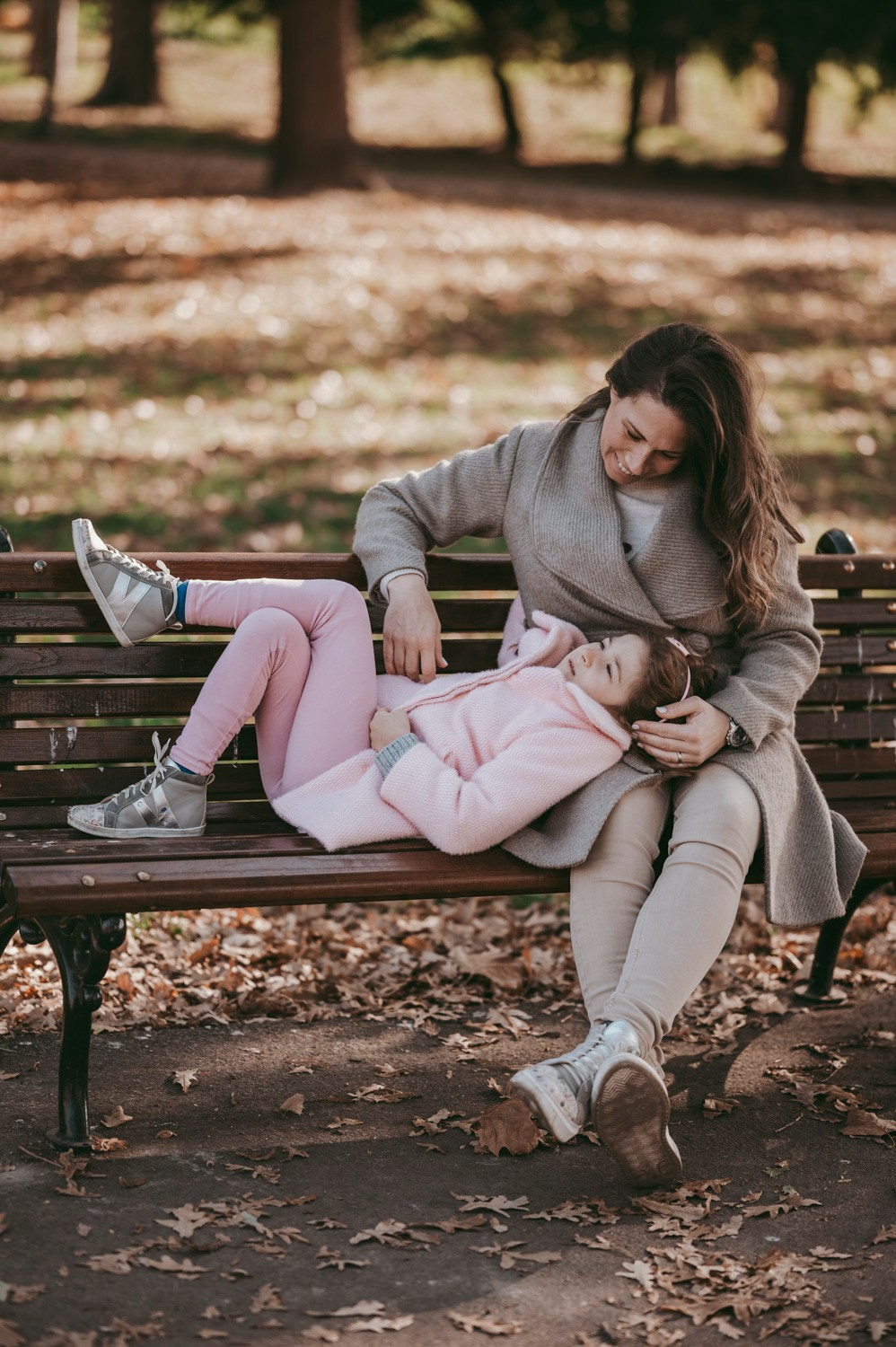 Iva, Ivan, Tara i Stefan — porodicno fotografisanje napolju. Deciji i porodicni fotograf u Beogradu Oksana Skendzic