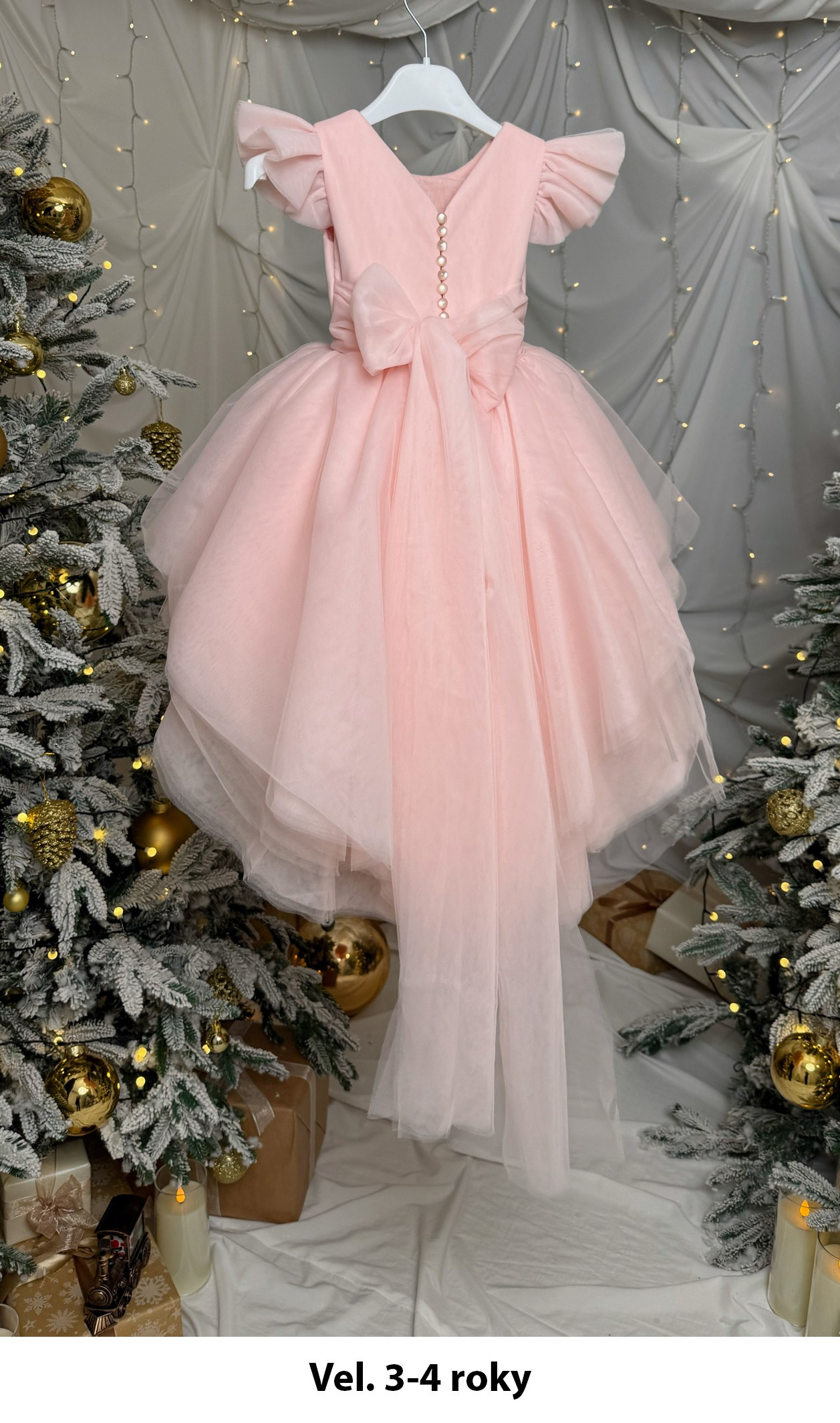 Půjčení holčičích šatů na focení v Praze a České republice. Profesionální fotografka v Praze Anastasia Haritonova