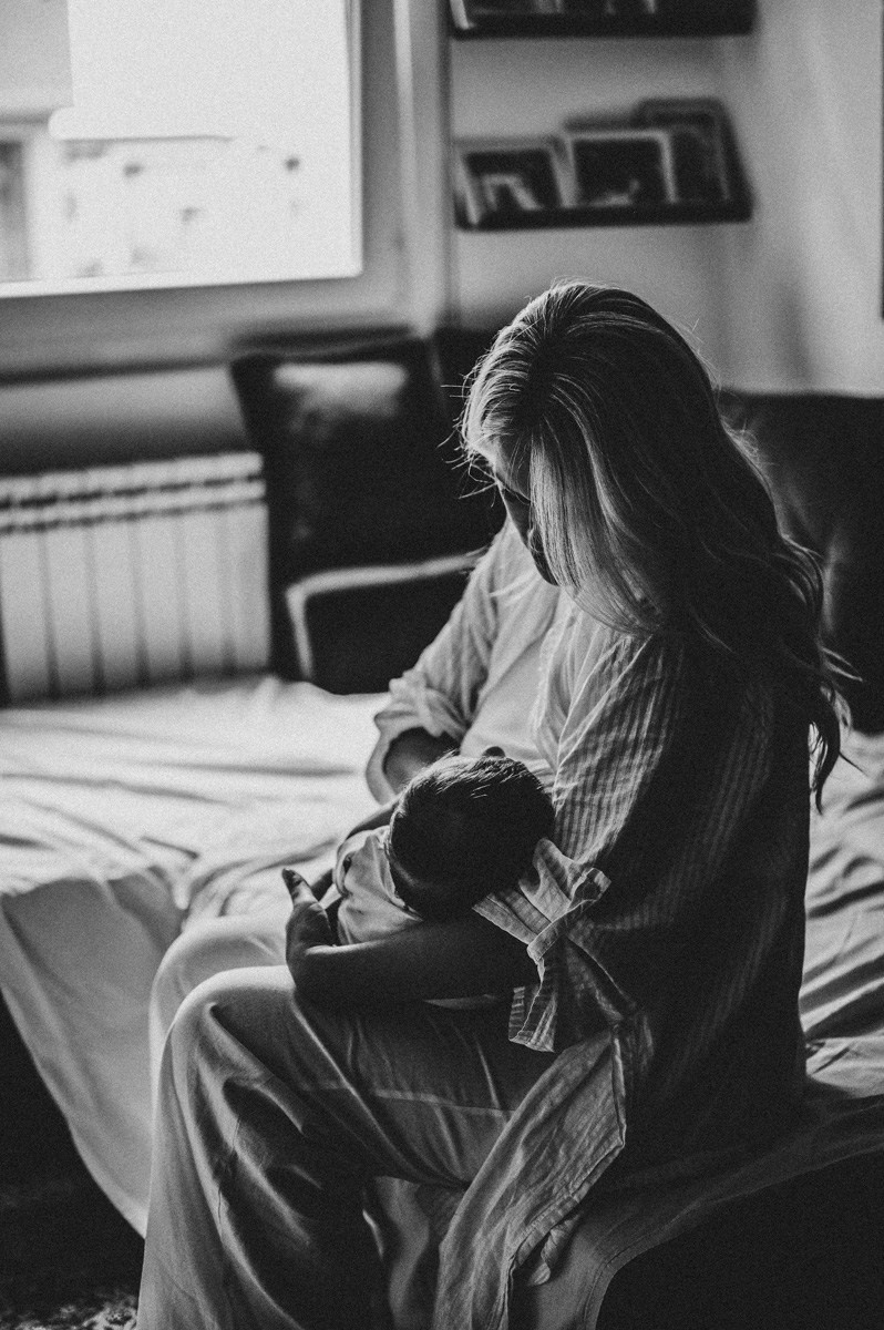 fotografisanje beba kod kuce, porodicno fotografisanje, fotografisanje dece, mama i beba, prve dane sa bebom, kozmetika za bebe, poklon za decu, soba za bebu, decija garderoba, majcinstvo, nega novorodjenceta, priprema za porodjaj, nega beba, dojenje