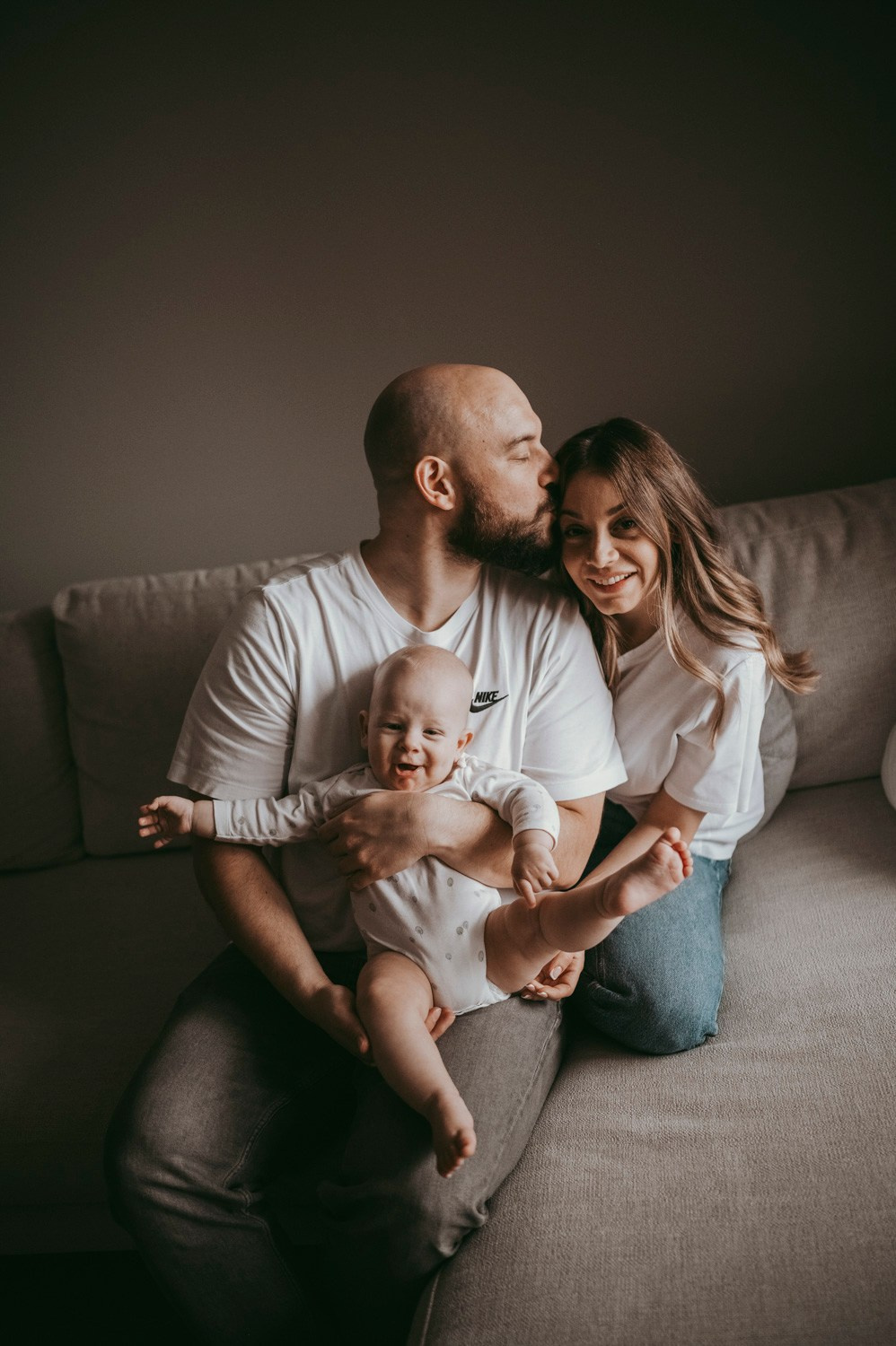 Dusan, Tanja i Luka / porodicno fotografisanje kod kuce. Deciji i porodicni fotograf u Beogradu Oksana Skendzic